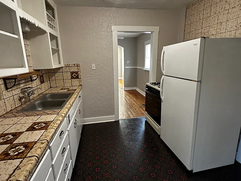 406 Princeton Dr SE — Photo 9