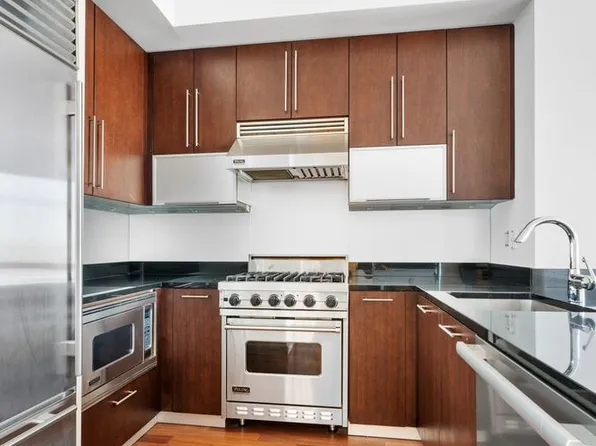 100 Jay Street image 4 of 9