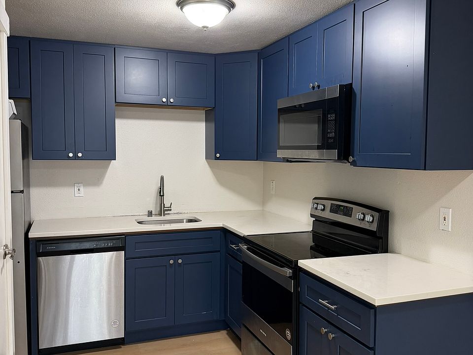 New cabinets and quartz countertops