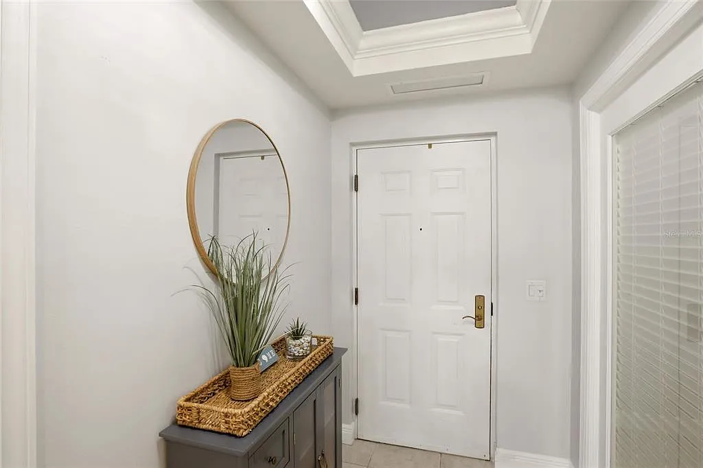 3 bed, 3.0 bath, 2100 sqft, $7,000 — Photo 3