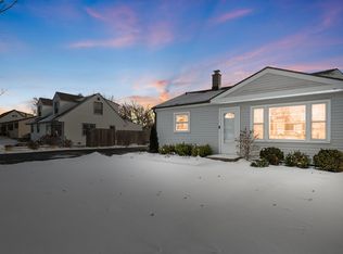 18229 W Big Oaks Rd, Grayslake, IL 60030