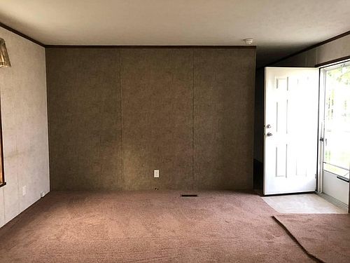5th image of 20520 Piedmont Dr