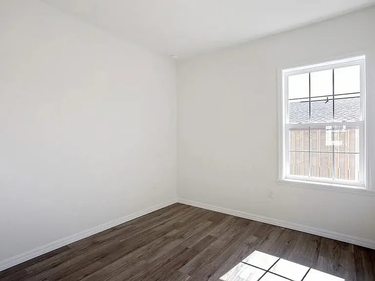 915 Ariana Apartment Community — Photo 64