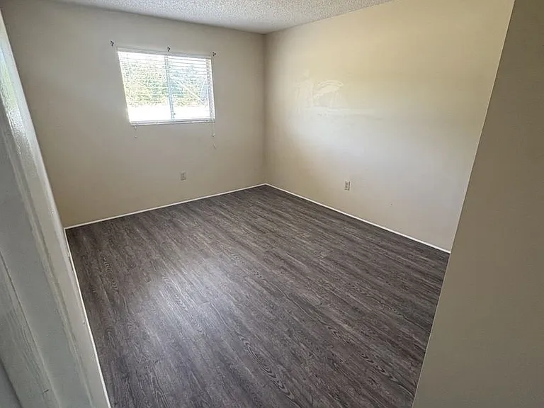 710 W Rosewood Ln — Photo 8