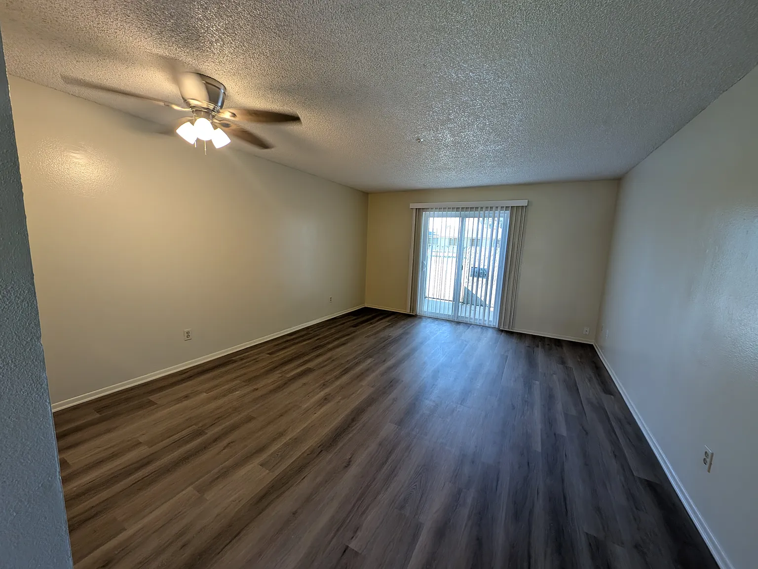 2 bed, 820 sqft, $1,800 — Photo 4