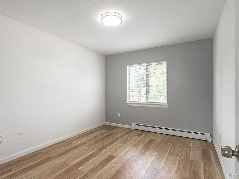 2475 S Commerce Rd #10 — Photo 23