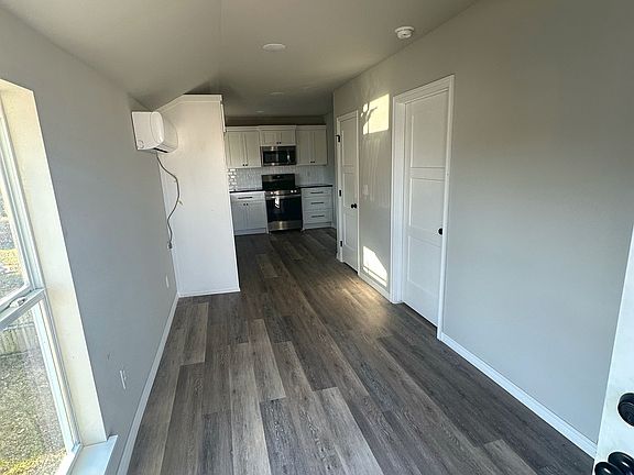 3rd image of 422 1/2 S Park St #7