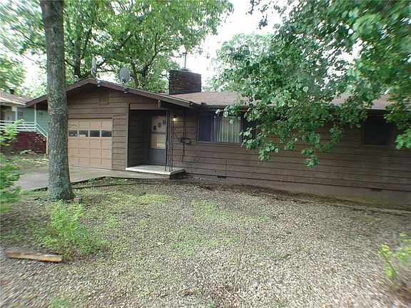 2nd image of 3 Enfield Dr