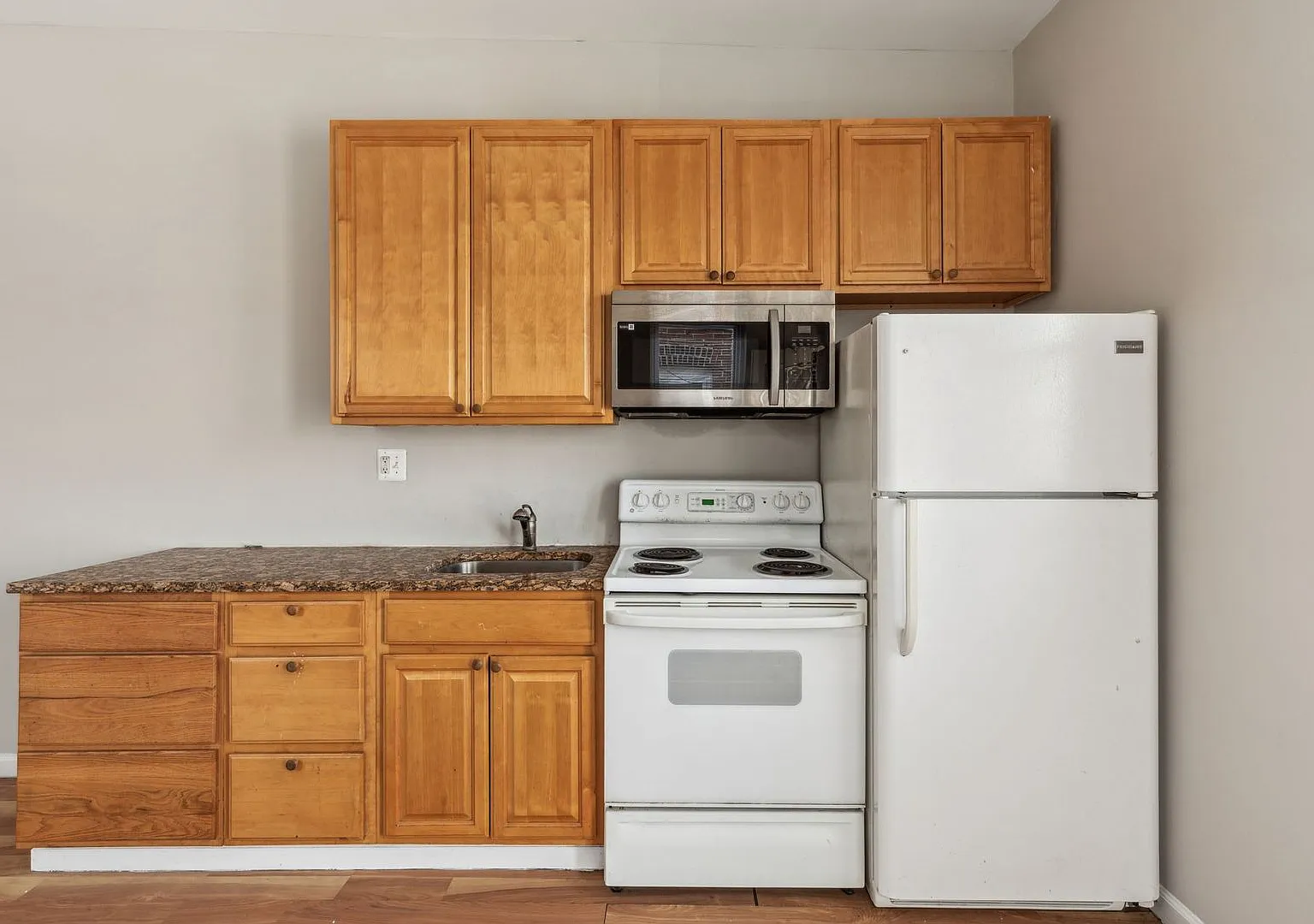 1 bed, $1,090 — Photo 2
