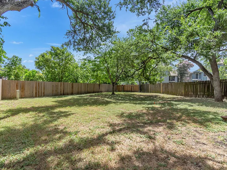 7802 Topawa Cv #B — Photo 25