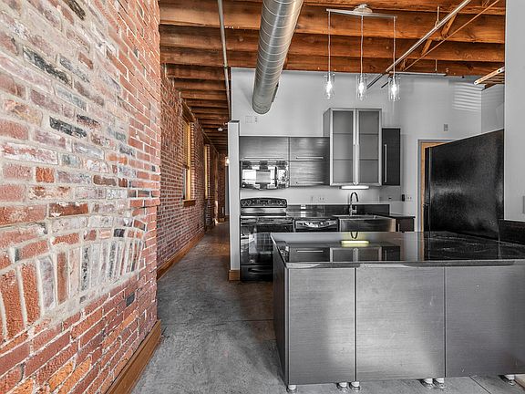 3rd image of 2615 Washington Blvd #515