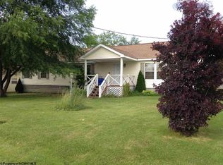 96 Gate Ln, Elkins, WV 26241