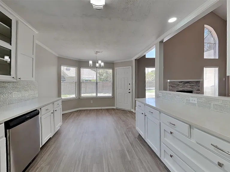 10406 Comanche Springs Ct — Photo 5