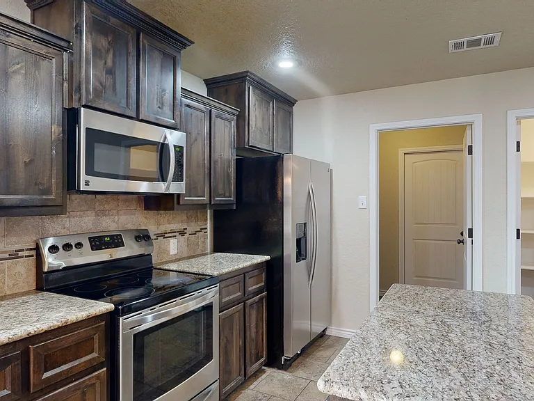 504 W Orion Dr — Photo 17