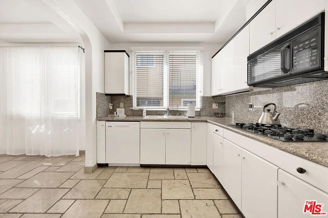 2 bed, 3.0 bath, 1535 sqft, $5,500 — Photo 4