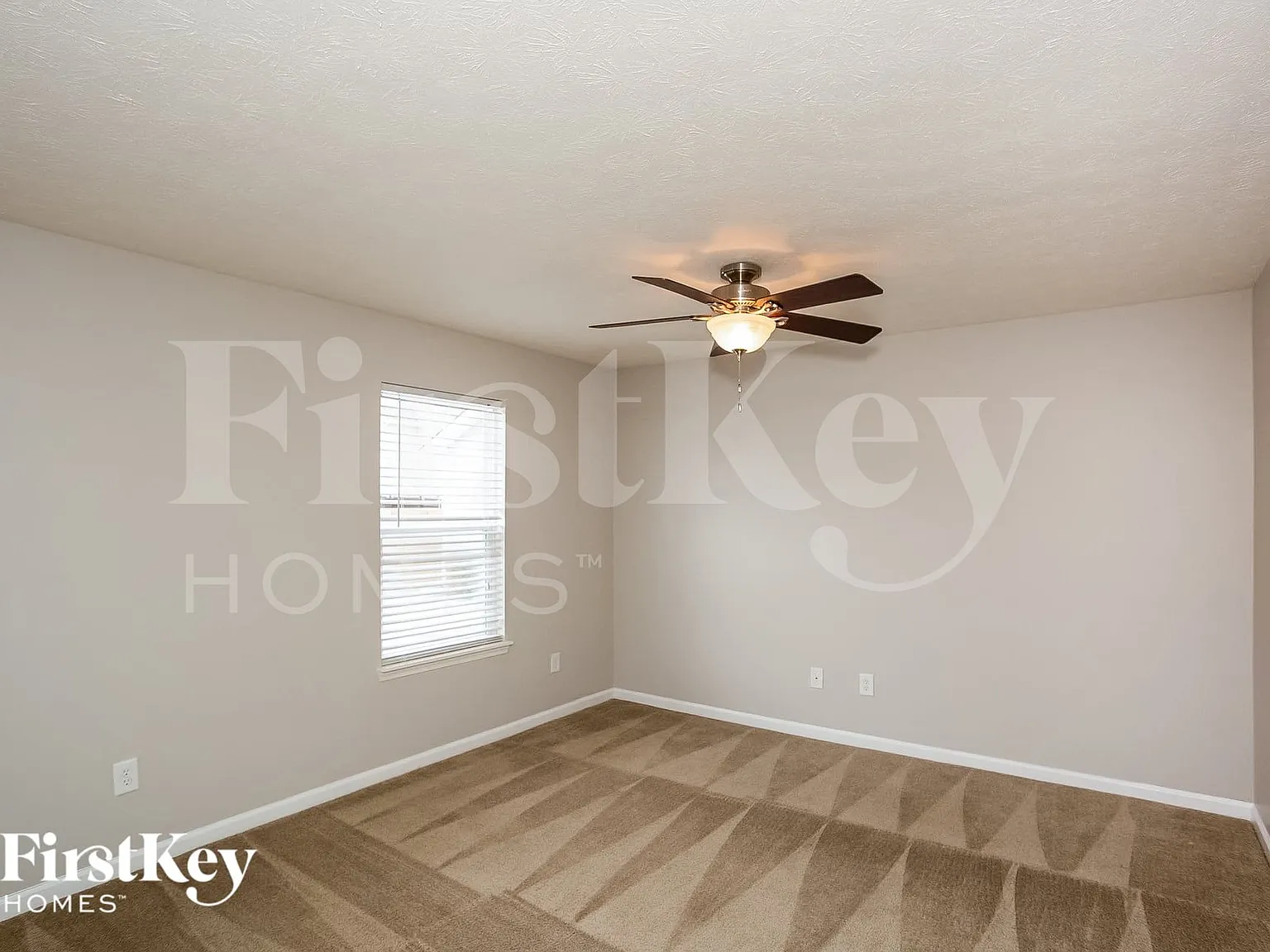 3 bed, 2.5 bath, 2064 sqft, $2,120 — Photo 3