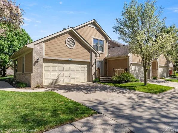 9402 Westwind Dr, Livonia, MI 48150