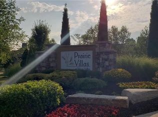 19417 W 102nd St, Lenexa, KS 66220