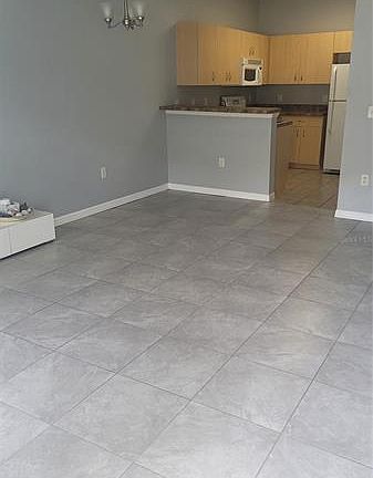 3rd image of 325 Port Pleasant Dr