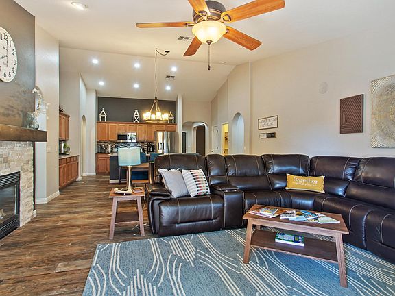 4th image of 4114 E Somerset Way