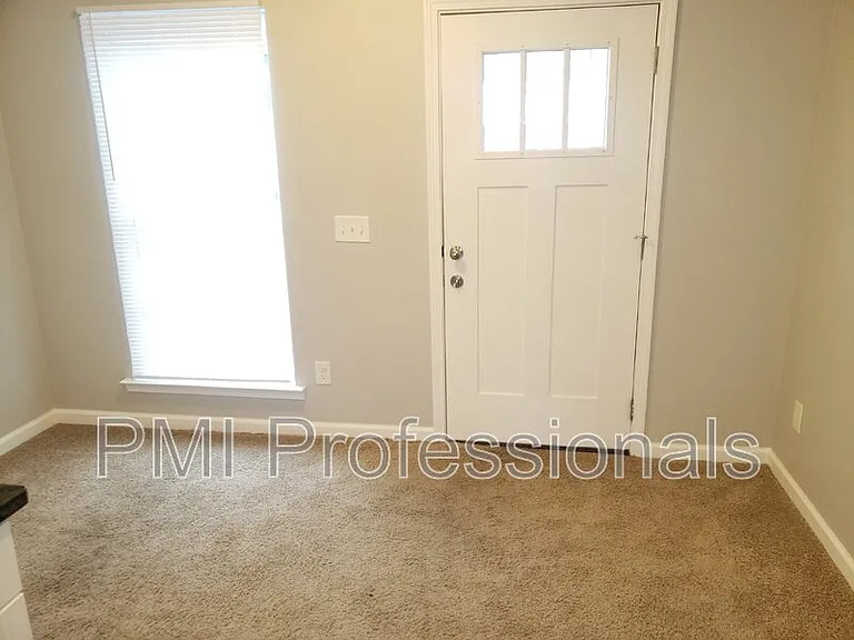 632 East St #A — Photo 3