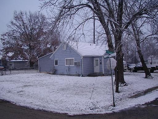 2nd image of 906 N Parmele St