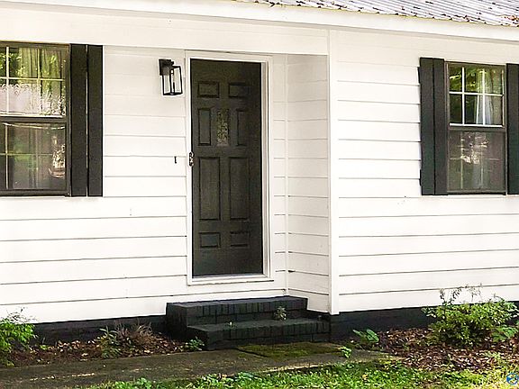 3rd image of 204 10th Ave NE