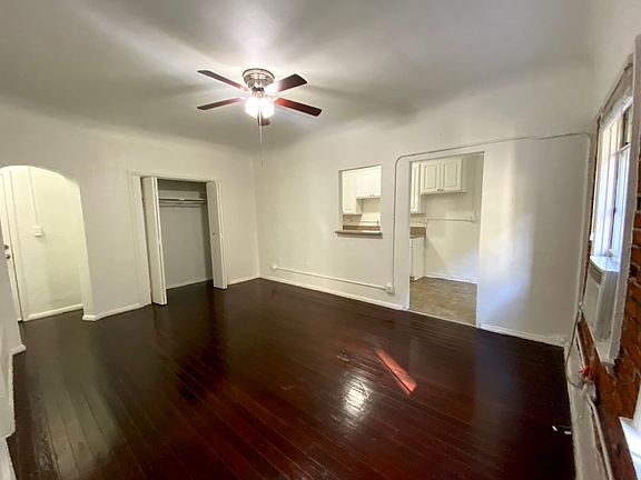 4th image of 849 S Oxford Ave #109
