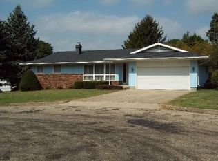 111 Crestview Ct, Walnut, IL 61376