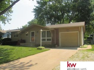 3207 S 50th St, Omaha, NE 68106