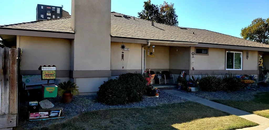 2195 N 10th Ave photo 1