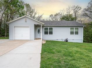 1 Worlaby Dr, Bella Vista, AR 72715