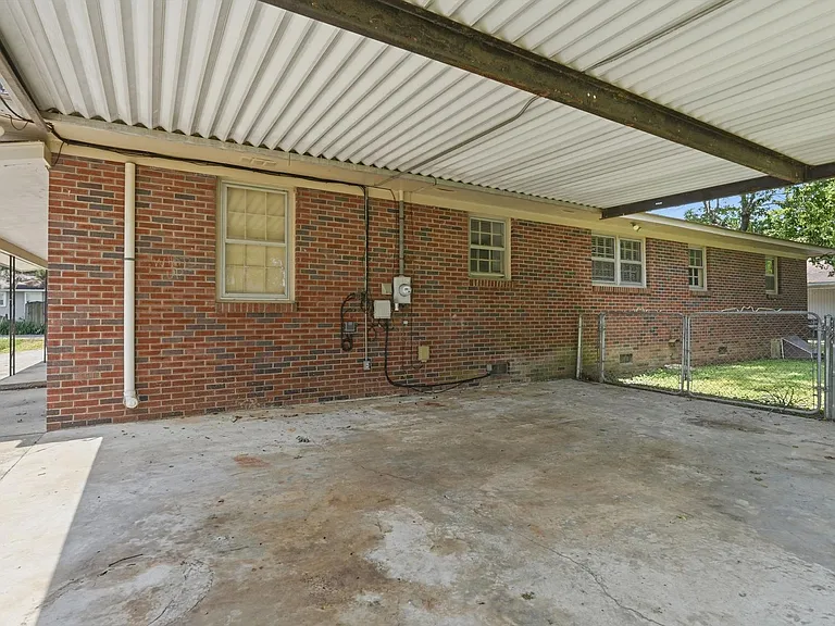 704 Jackson Dr — Photo 21