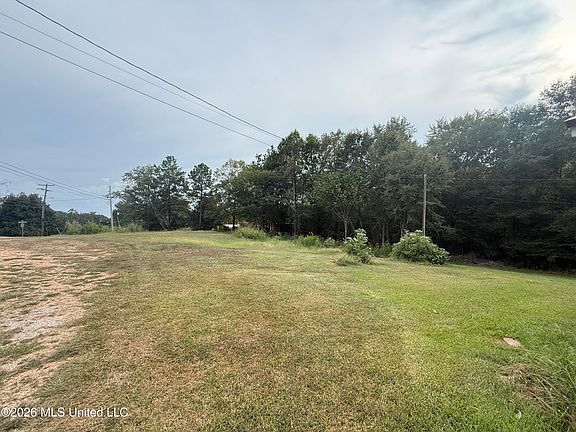 3rd image of 151 Lee St