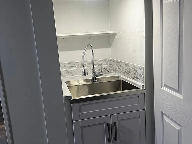 15 Fairview Ave #1 — Photo 6
