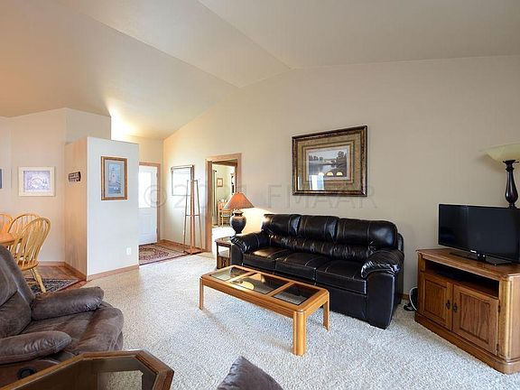 4th image of 3826 7th St E