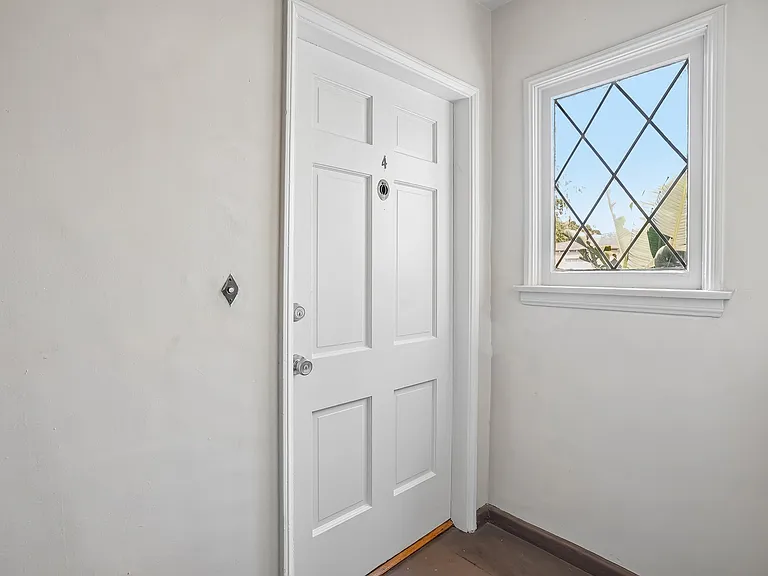 1153 Masselin Ave #4 — Photo 5