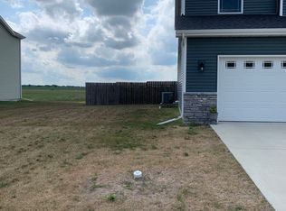4000 Applewood Dr., Monticello, IL 61856