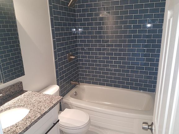 4th image of 784 Fairview Ave APT A
