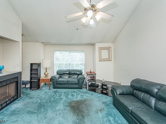 5th image of 20 Collura Ln