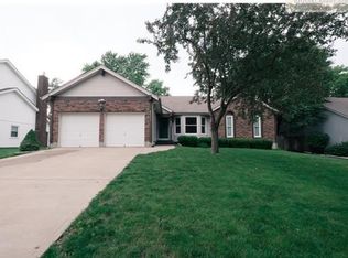 8624 Alden Ln, Lenexa, KS 66215
