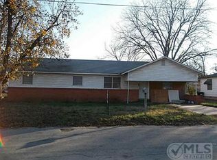 406 E College Ave, Comanche, TX 76442