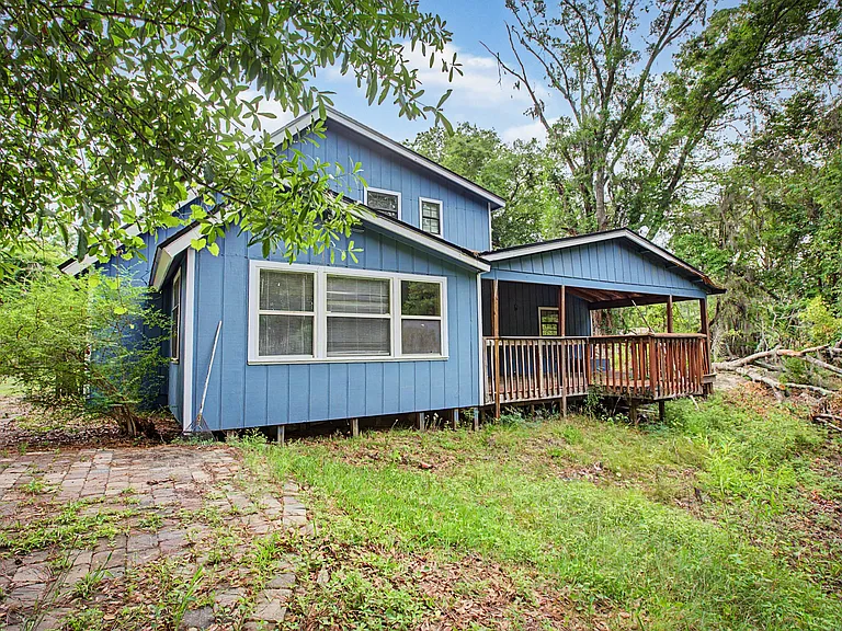 302 Bernard Rd — Photo 4