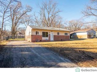 16626 Hillcrest Dr, Markham, IL 60428