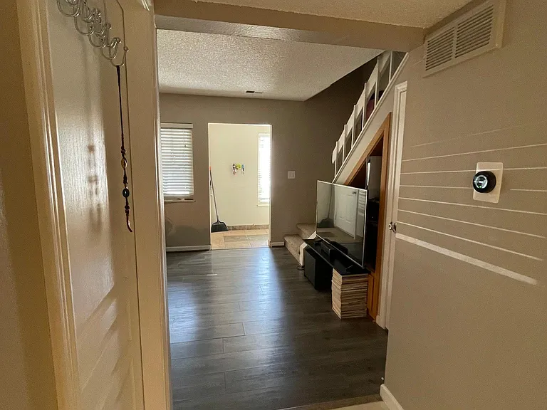 770 W Moorhead Cir #C — Photo 6