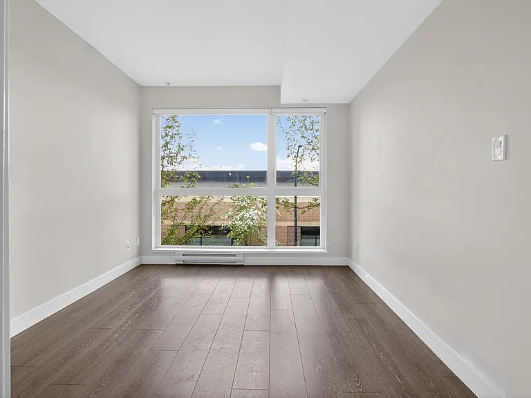 1588 Hastings St E #211 — Photo 8