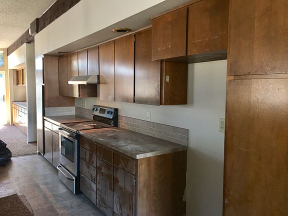5th image of 320 N Nile Ave
