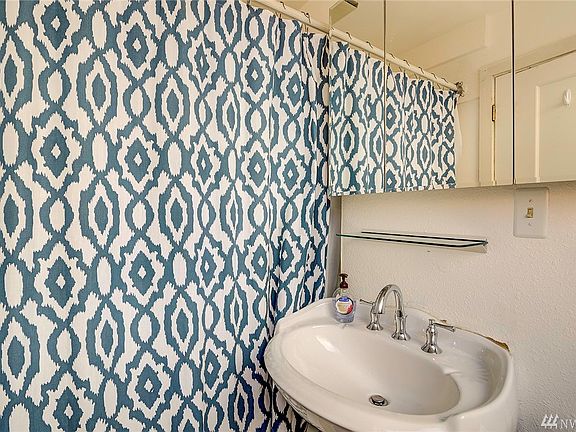 5th image of 907 Belmont Ave E #1-4