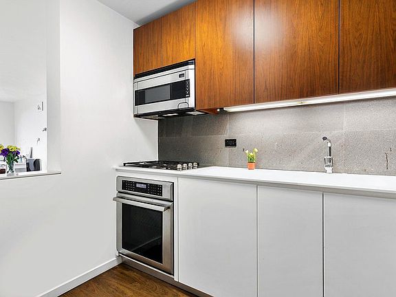 3rd image of 515 E 72nd St APT 4Q