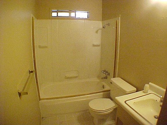 5th image of 271 Carriage Ln